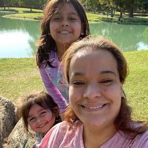 Meet your Posher, Flora